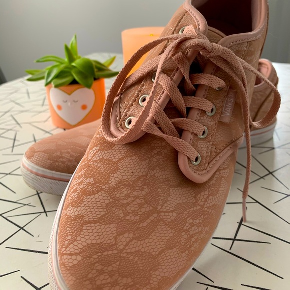 VANS rose lace shoes - Picture 2 of 8
